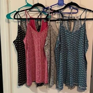 Old Navy Lot of 4 Key Hole Back tank tops